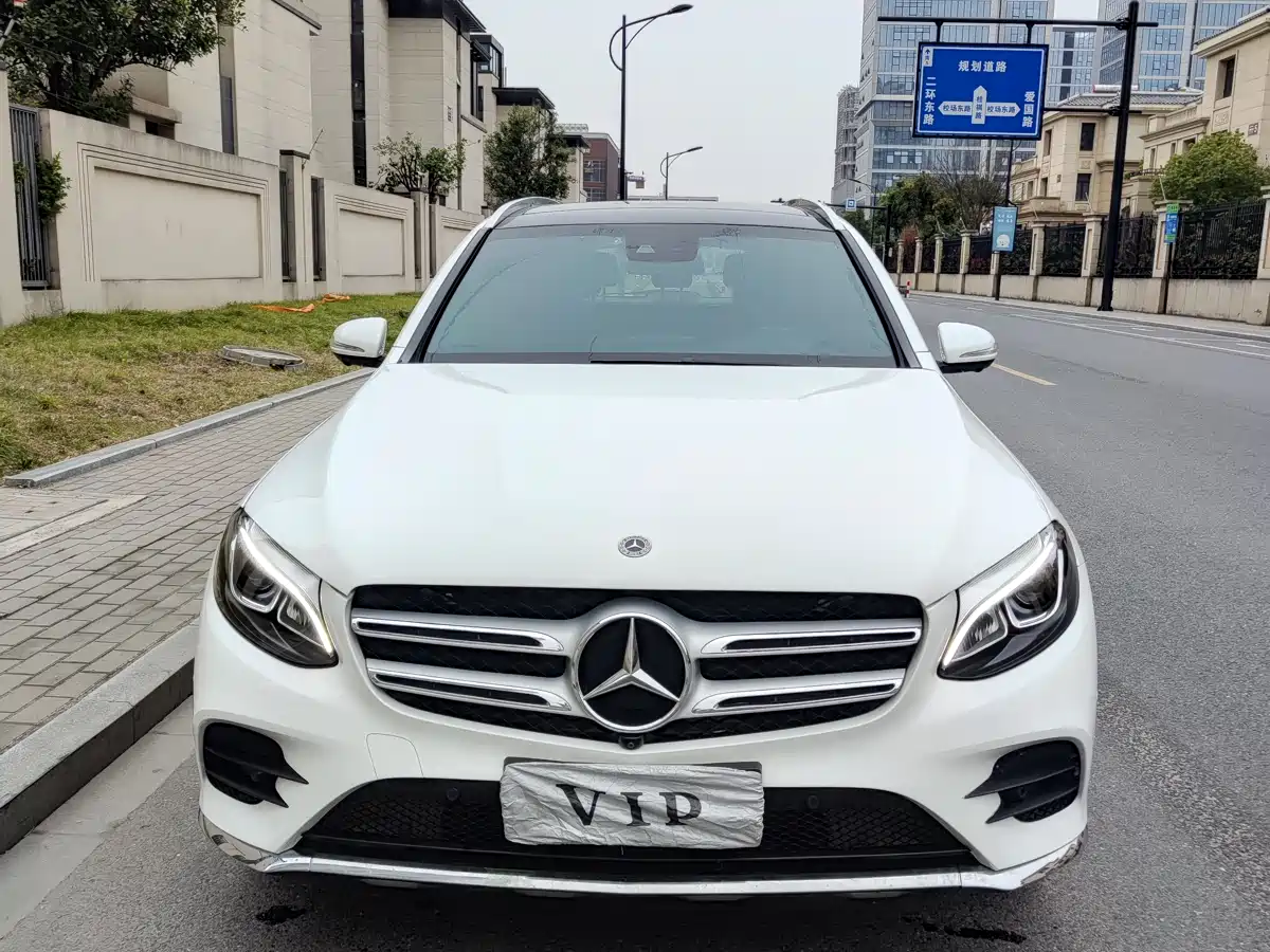 Mercedes-Benz GLC 2018 GLC 260 4MATIC Luxury фото 2