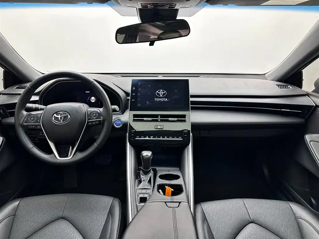 Toyota Avalon 2023 Hybrid 2.5L Luxury Edition фото 10