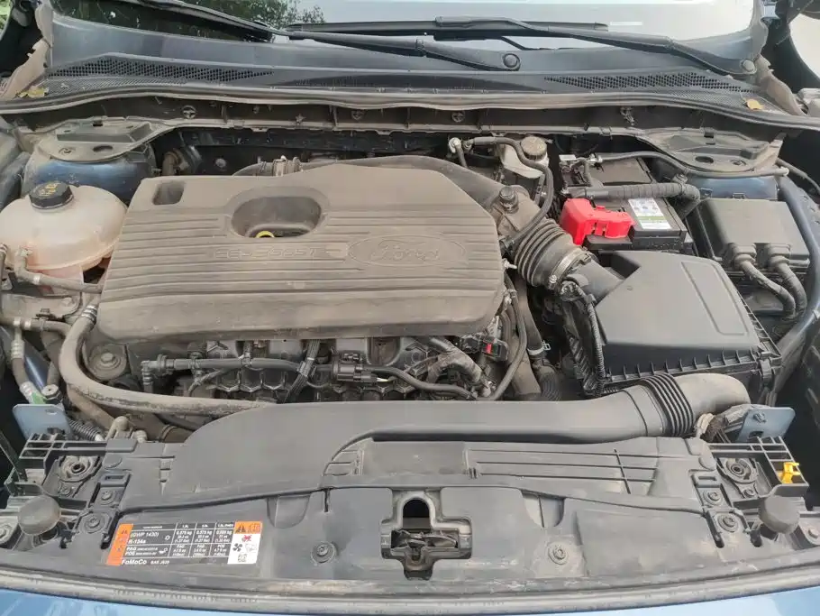 Photo 10 - Ford Escape