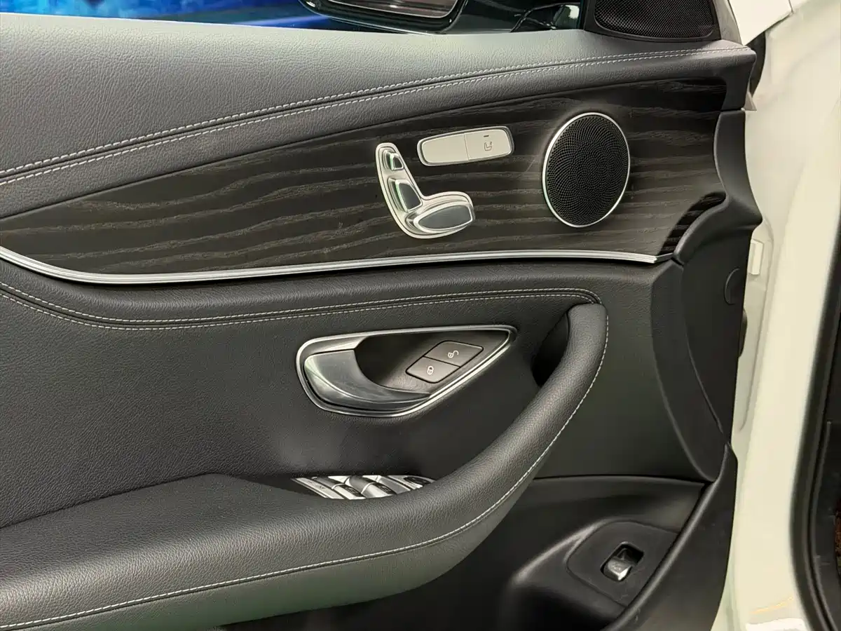 Mercedes-Benz E-Class 2019 E 260 L Sport фото 8