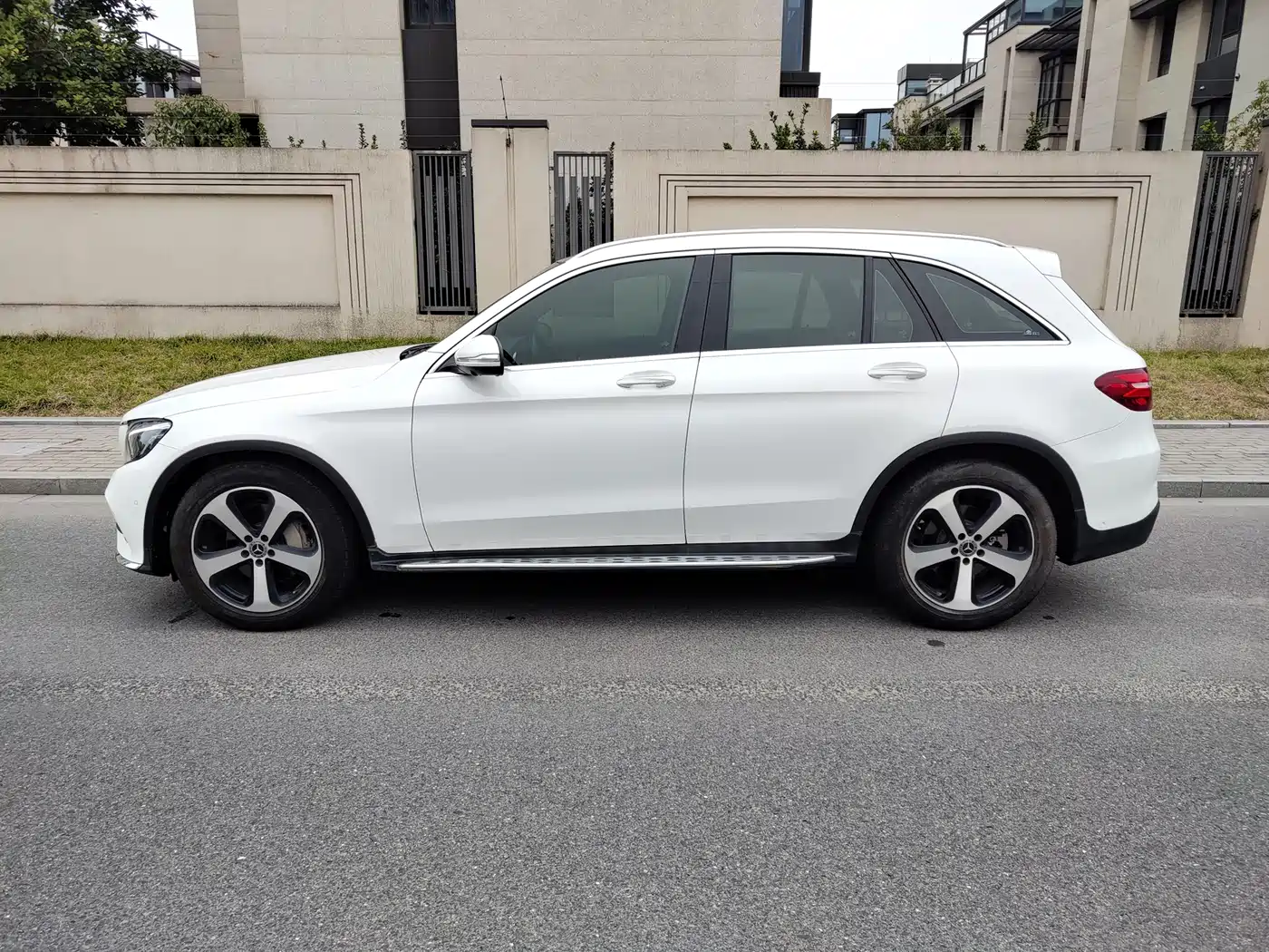 Mercedes-Benz GLC 2018 GLC 260 4MATIC Luxury фото 4