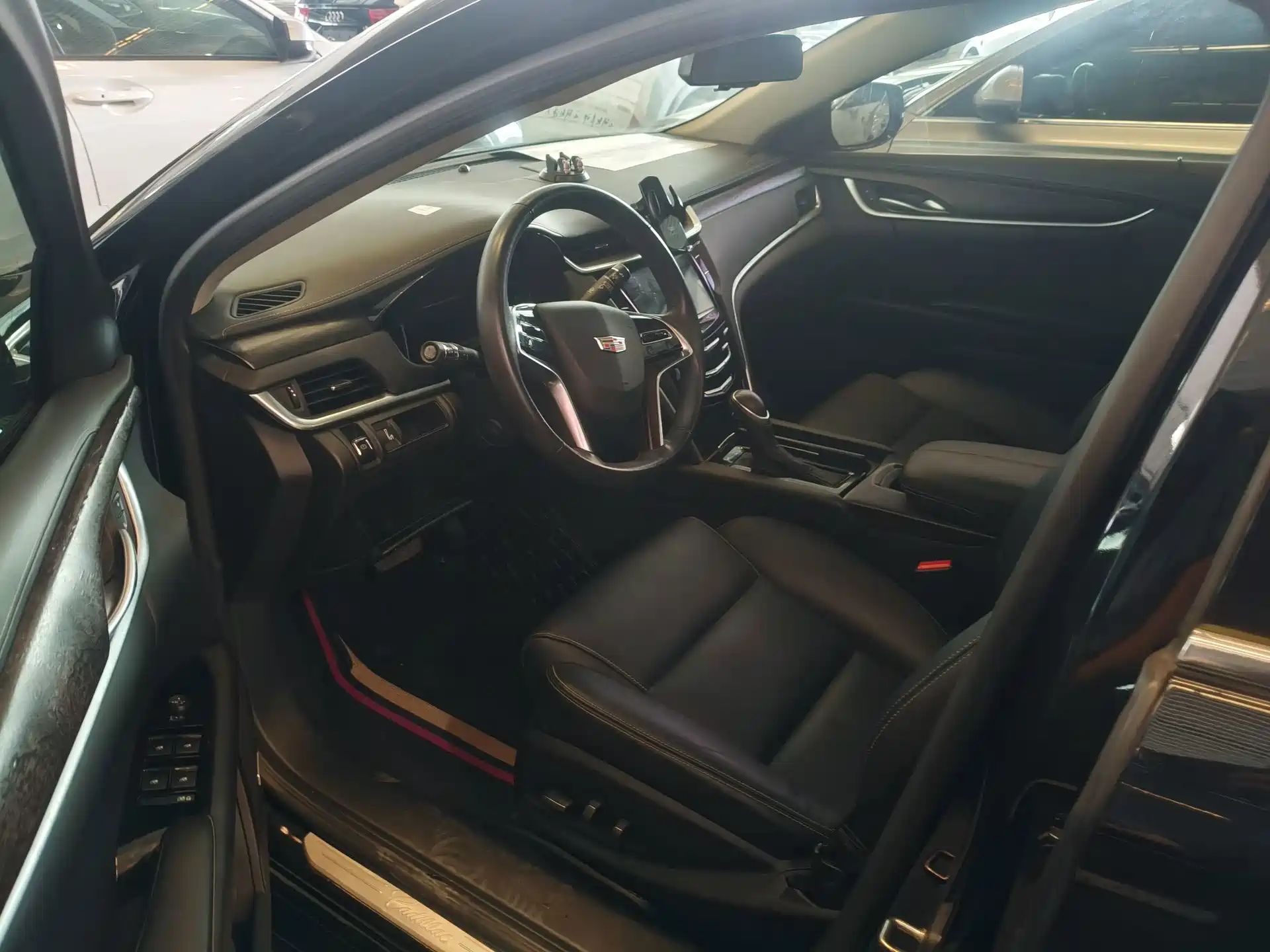 Photo 4 - Cadillac XTS