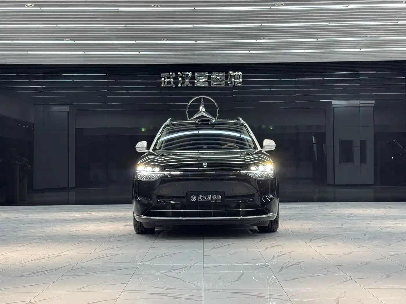 AITO Wenjie AITO M9 2025 Extended Range Ultra 52kWh 6-Seater фото 4
