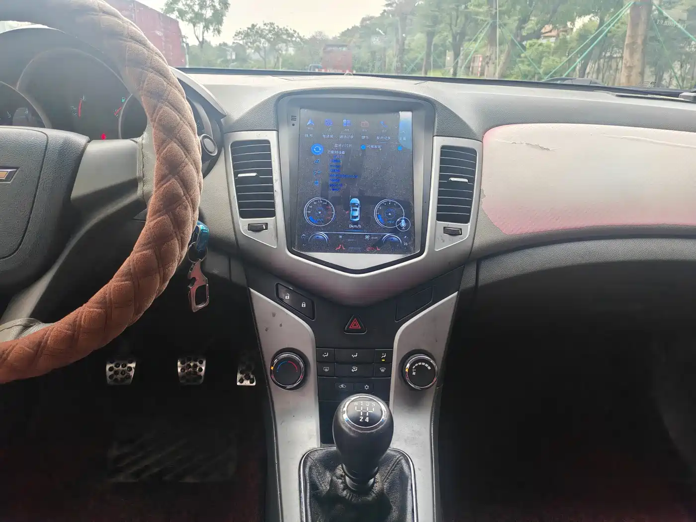 Chevrolet Cruze 2013 1.6L SL Sunroof MT фото 15