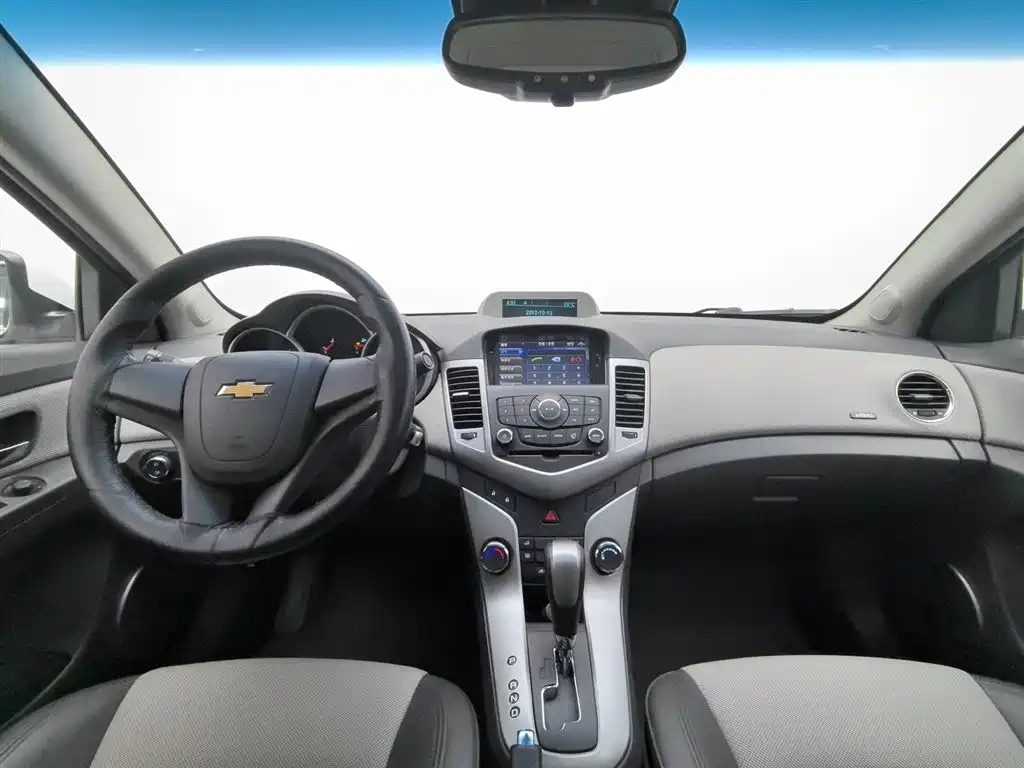 Chevrolet Cruze 2013 Model 1.8L SE AT фото 5
