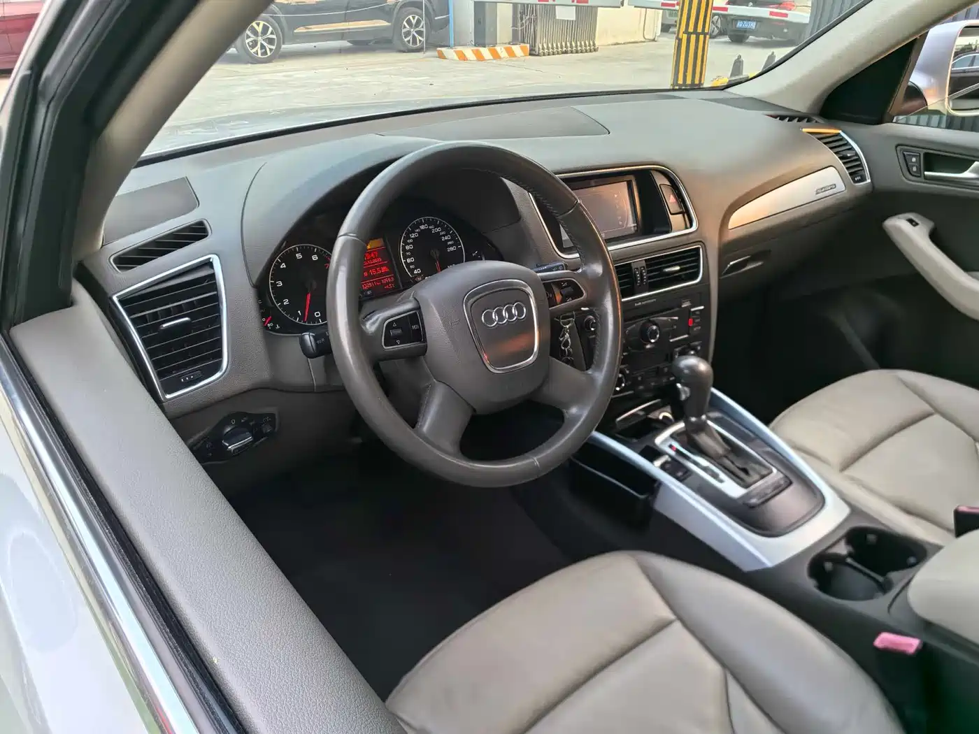 Audi Q5 2012 2.0TFSI Technology фото 8