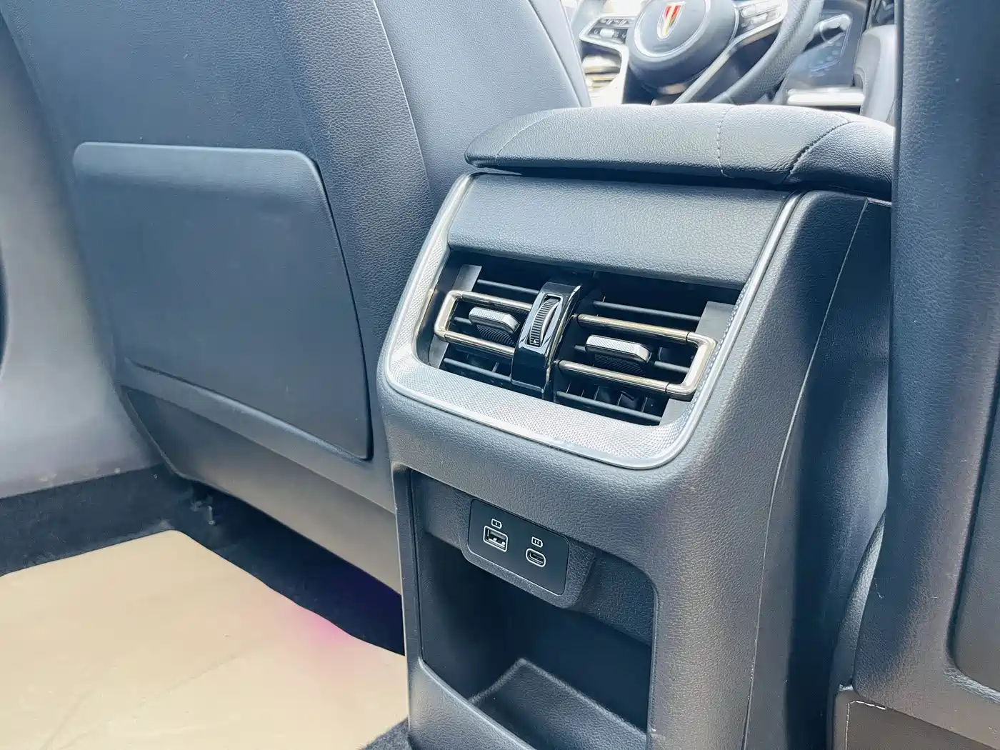 Hongqi H5 2024 1.5T DCT Smart Connect Flag Rhythm Edition фото 19