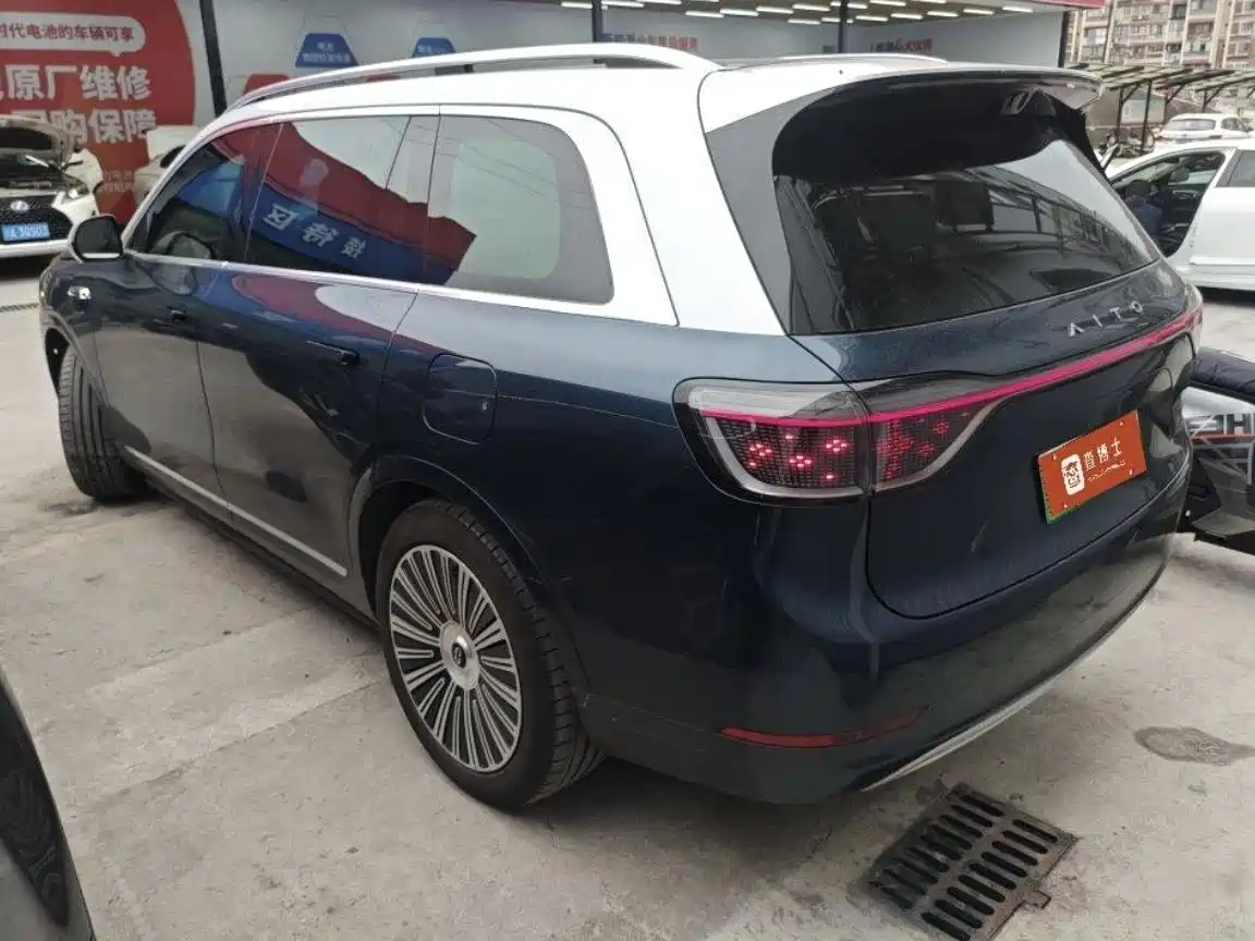 AITO Wenjie AITO M9 2025 Extended Range Ultra 52kWh 5-Seater фото 10