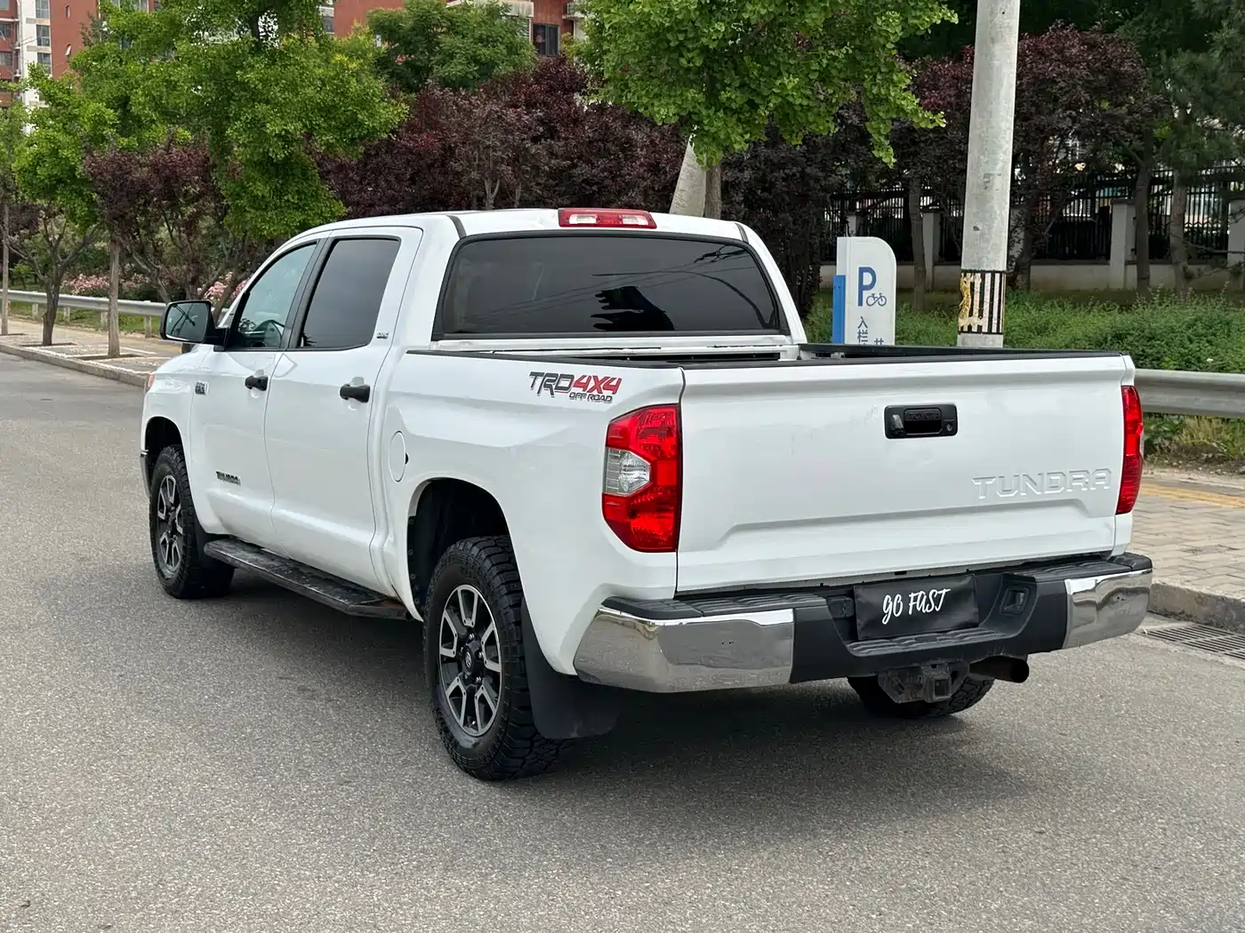Toyota Tundra 2014 5.7L 1794 Edition фото 6