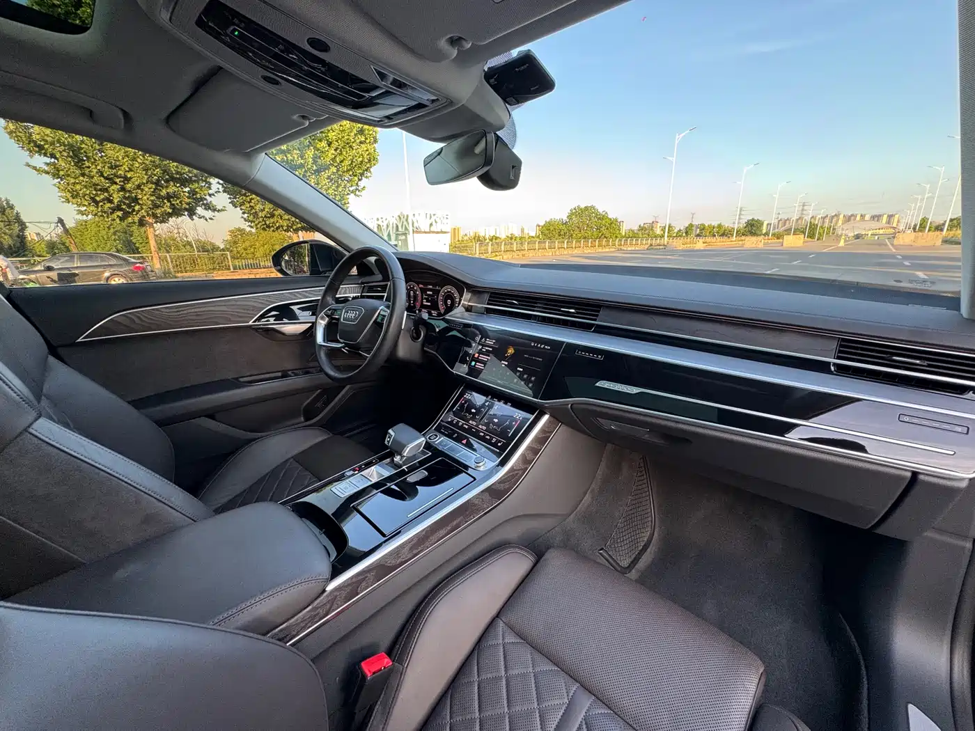 Audi A8 2022 A8L 50 TFSI quattro Comfort Collector's Edition фото 22