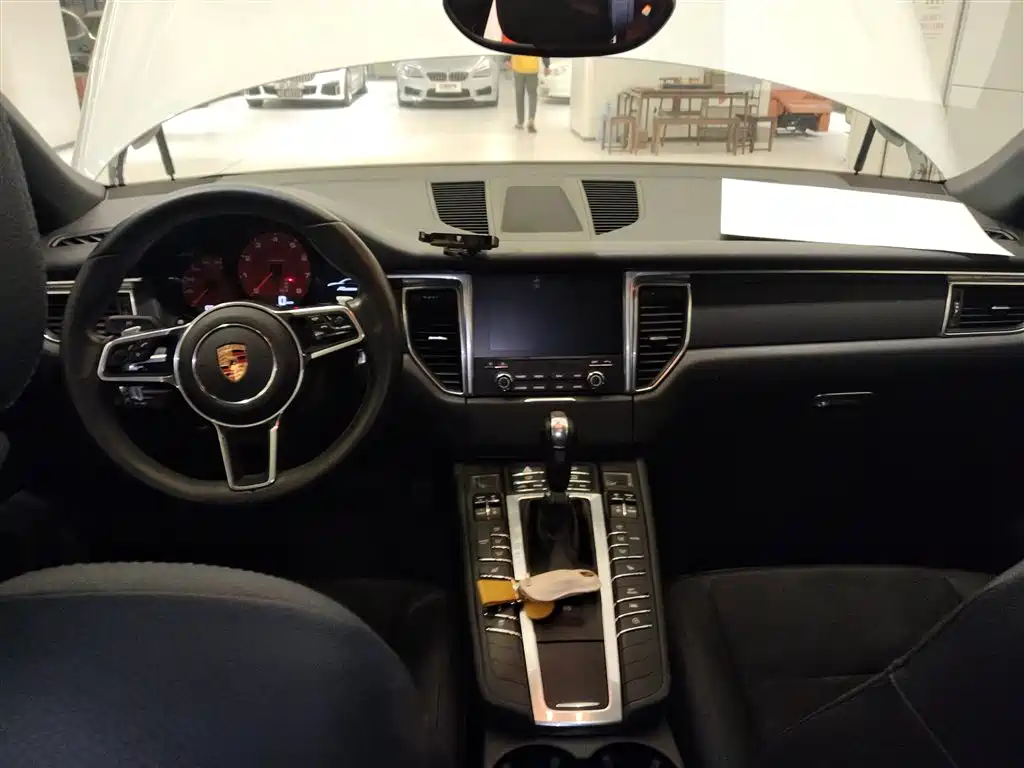 Porsche Macan 2017 Macan 2.0T фото 12