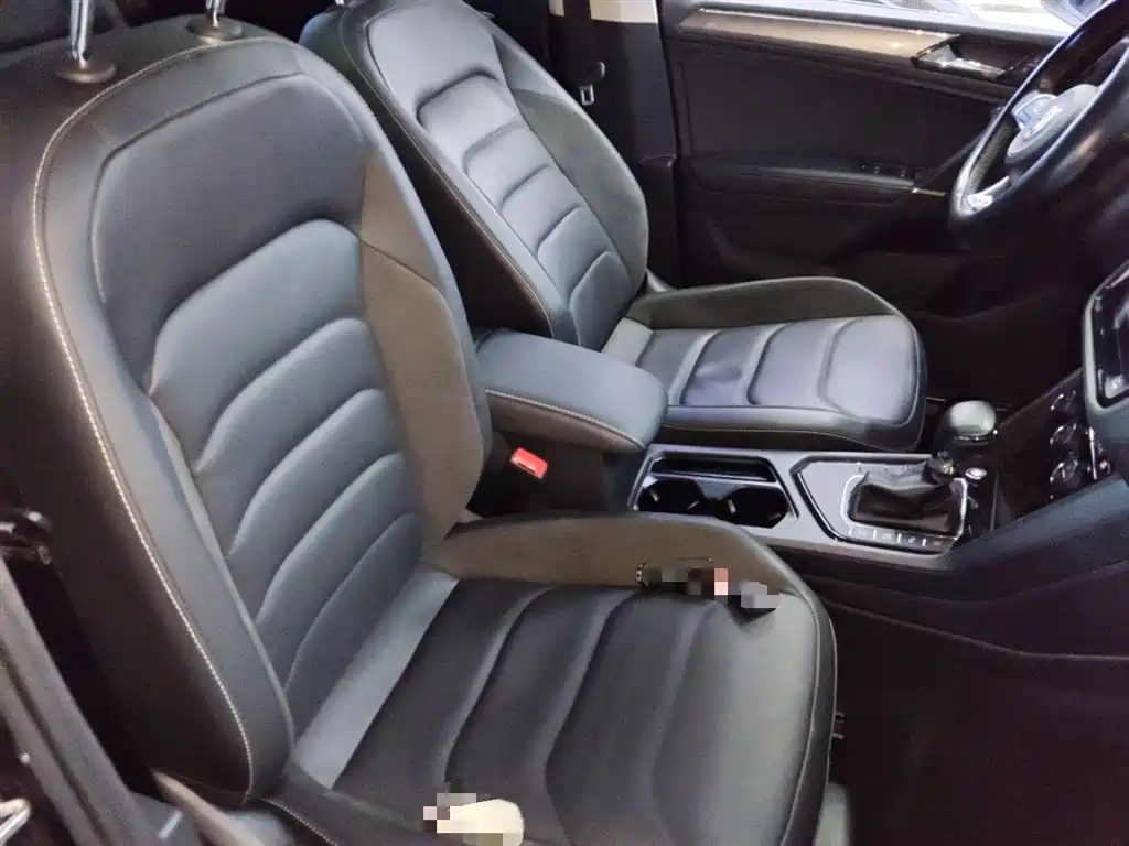 Volkswagen Tiguan L 2021 330TSI Automatic 2WD R-Line Premium фото 25