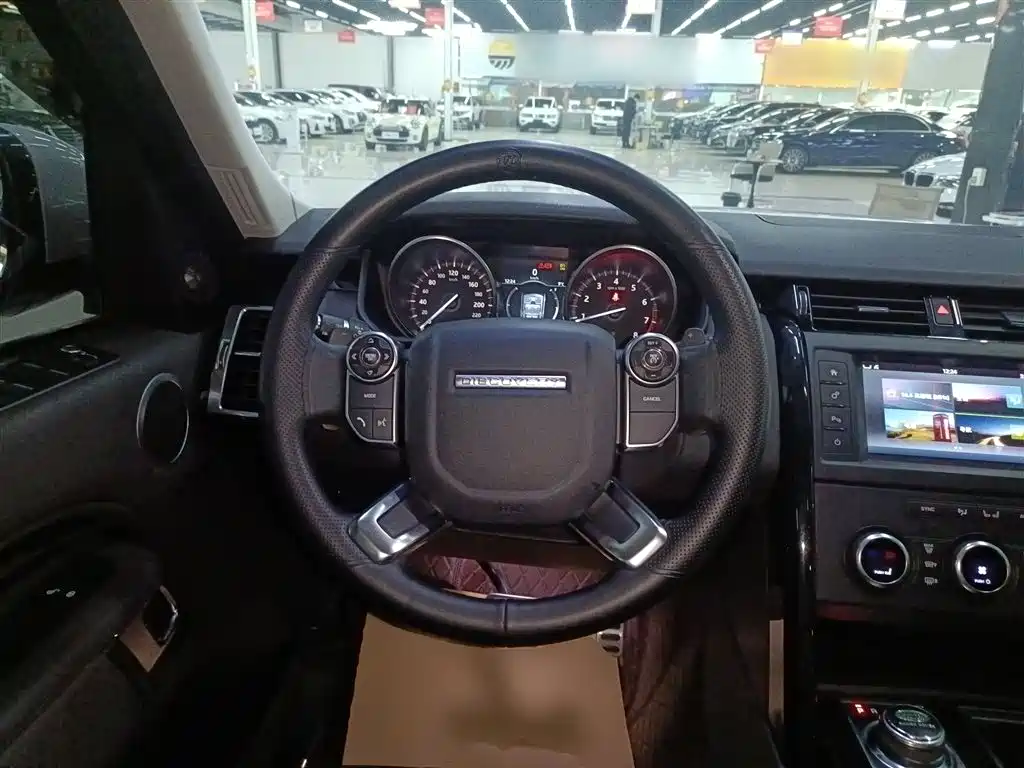 Land Rover Discovery 2017 3.0 SC V6 SE фото 7