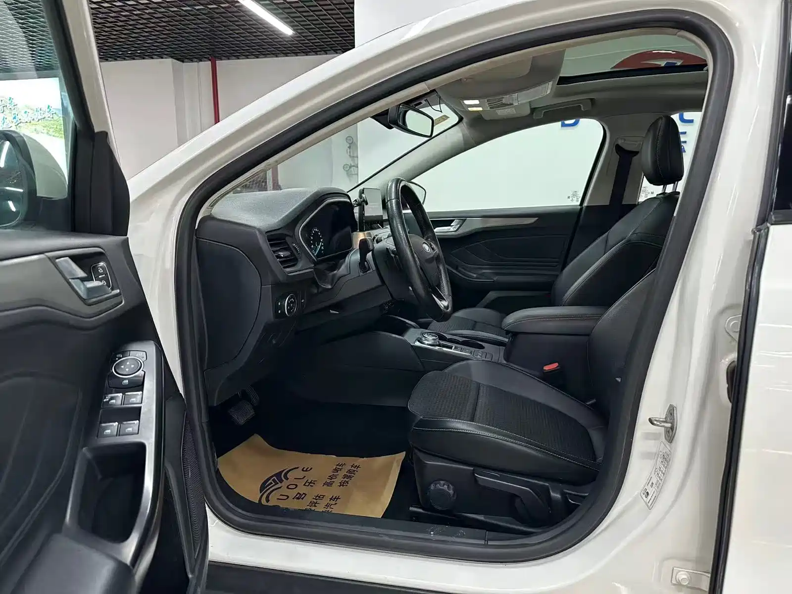 Фото 5 - Ford Focus