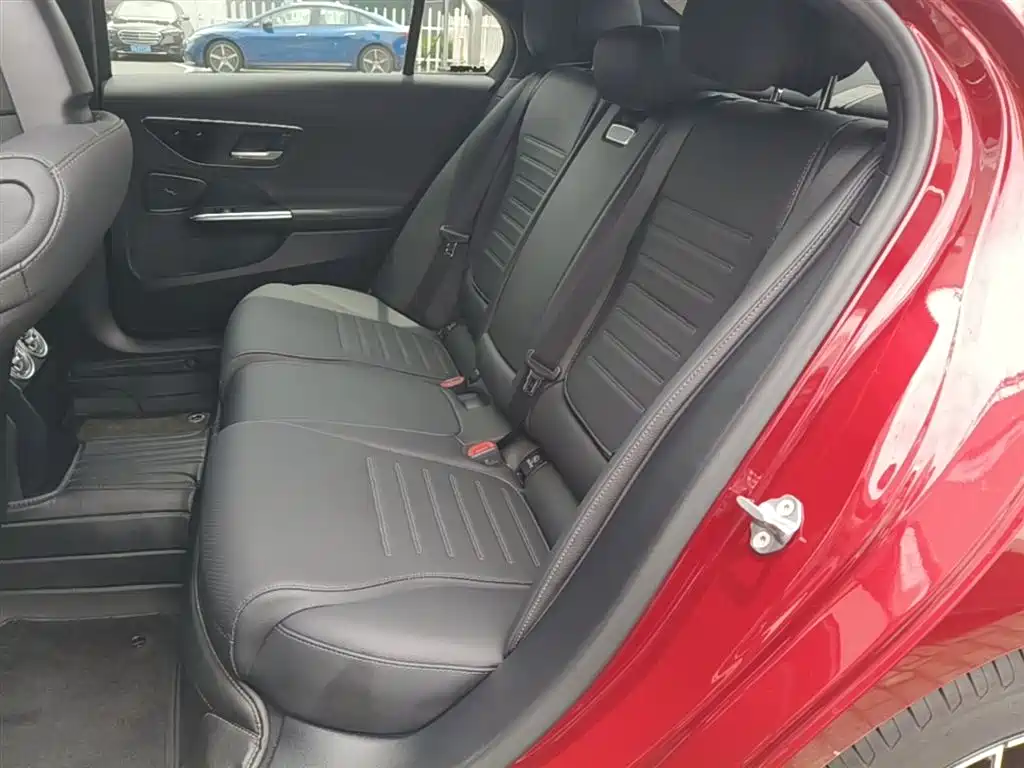 Mercedes-Benz C-Class 2023 Facelift C 200 L Sport Edition фото 17