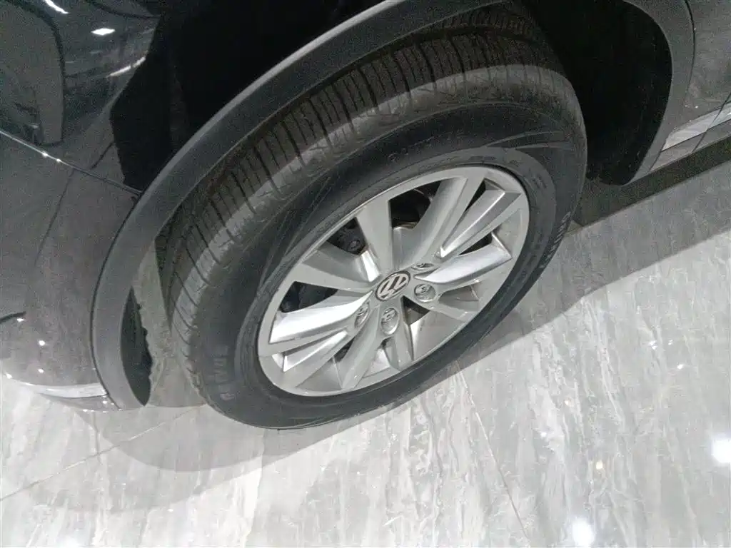 Volkswagen Touareg 2017 3.0TSI Explorer Edition фото 23