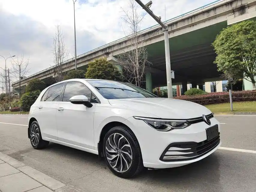 Volkswagen Golf 2023 Facelift 280TSI DSG Pro фото 3