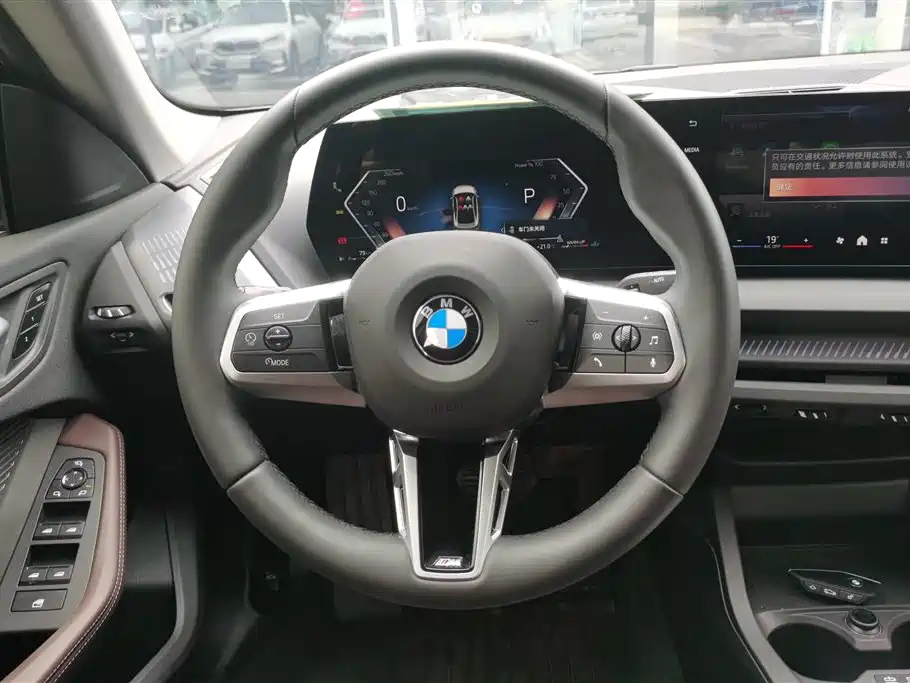 BMW 2 Series 2025 225L M Sport Package фото 15
