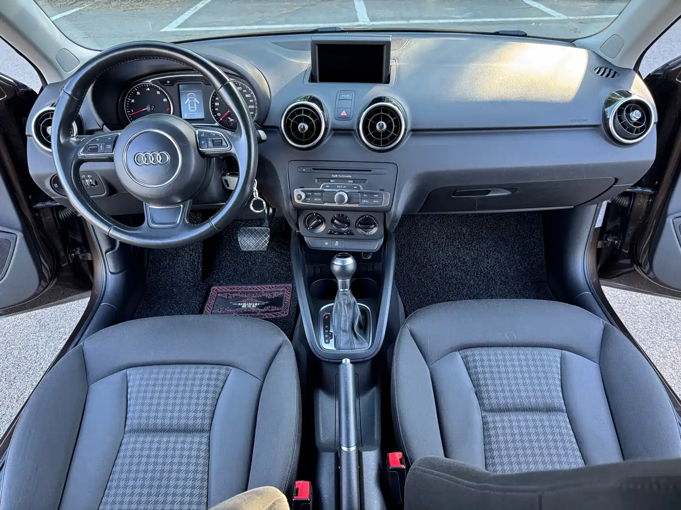 Audi A1 2012 1.4 TFSI Ego фото 14