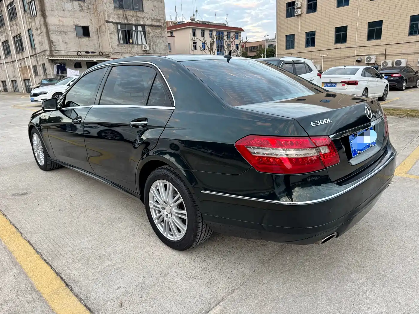 Mercedes-Benz E-Class 2012 E 300 L Fashion Luxury фото 5