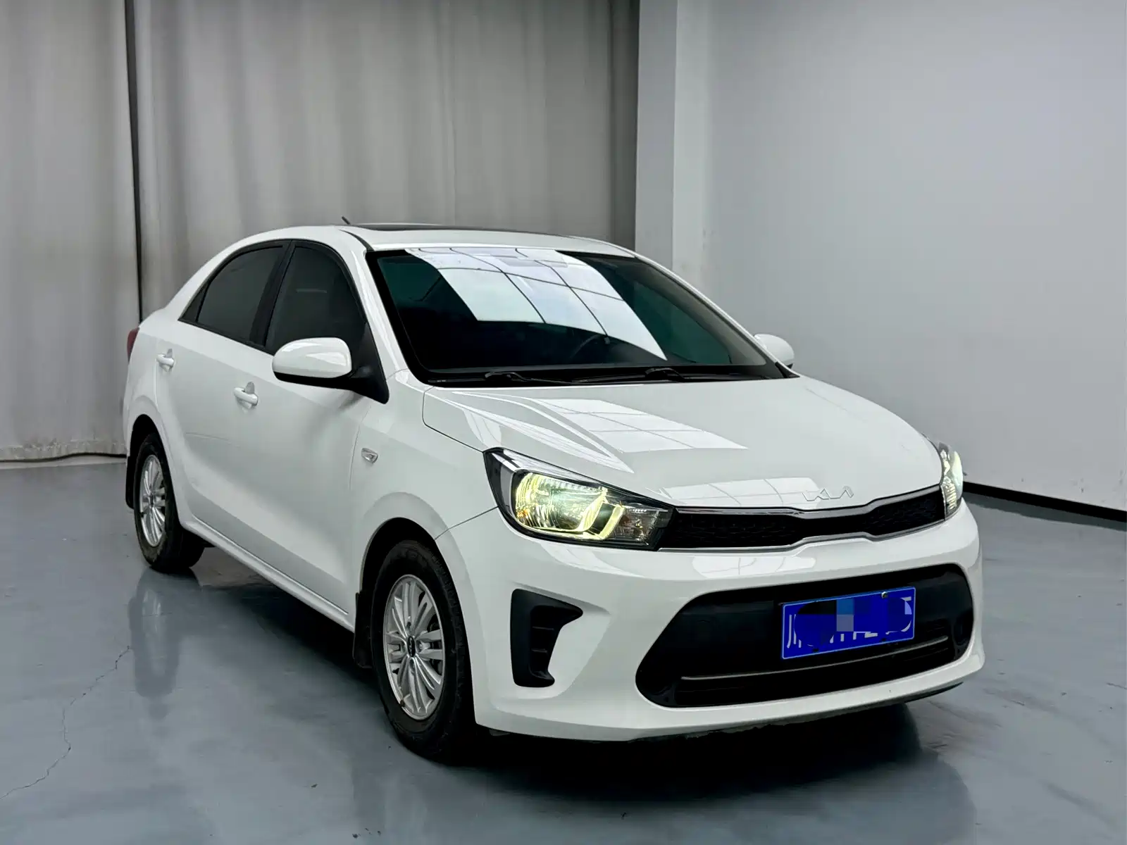Фото 3 - Kia Pegas
