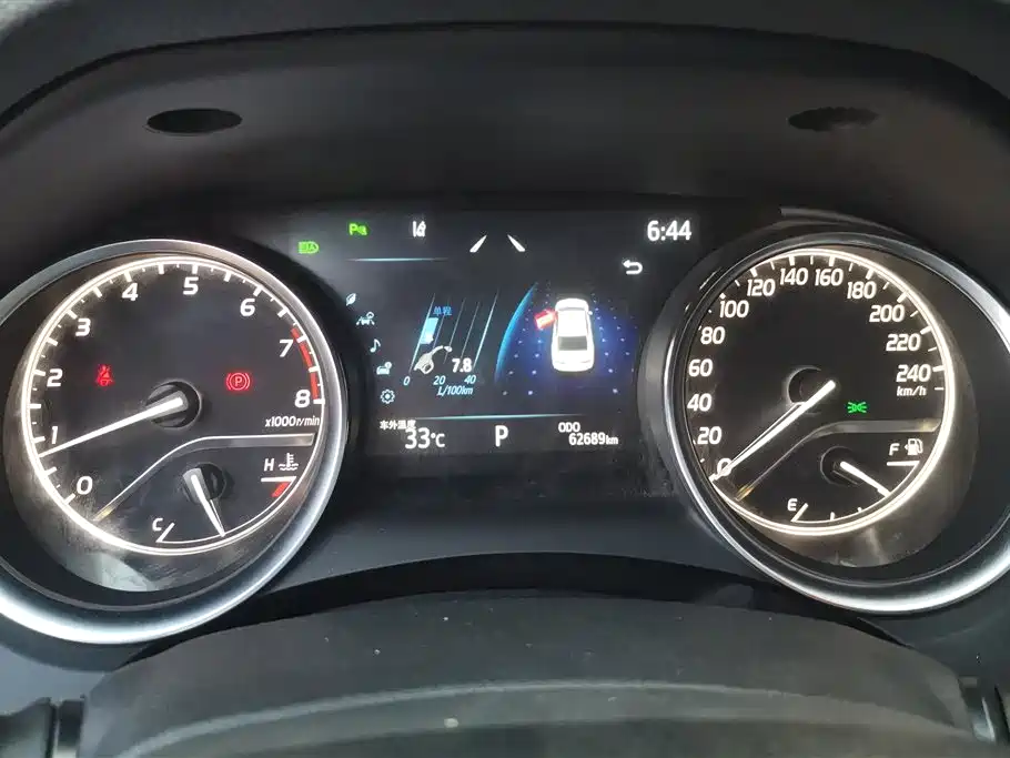 Toyota Camry 2023 2.0G Luxury Edition фото 14