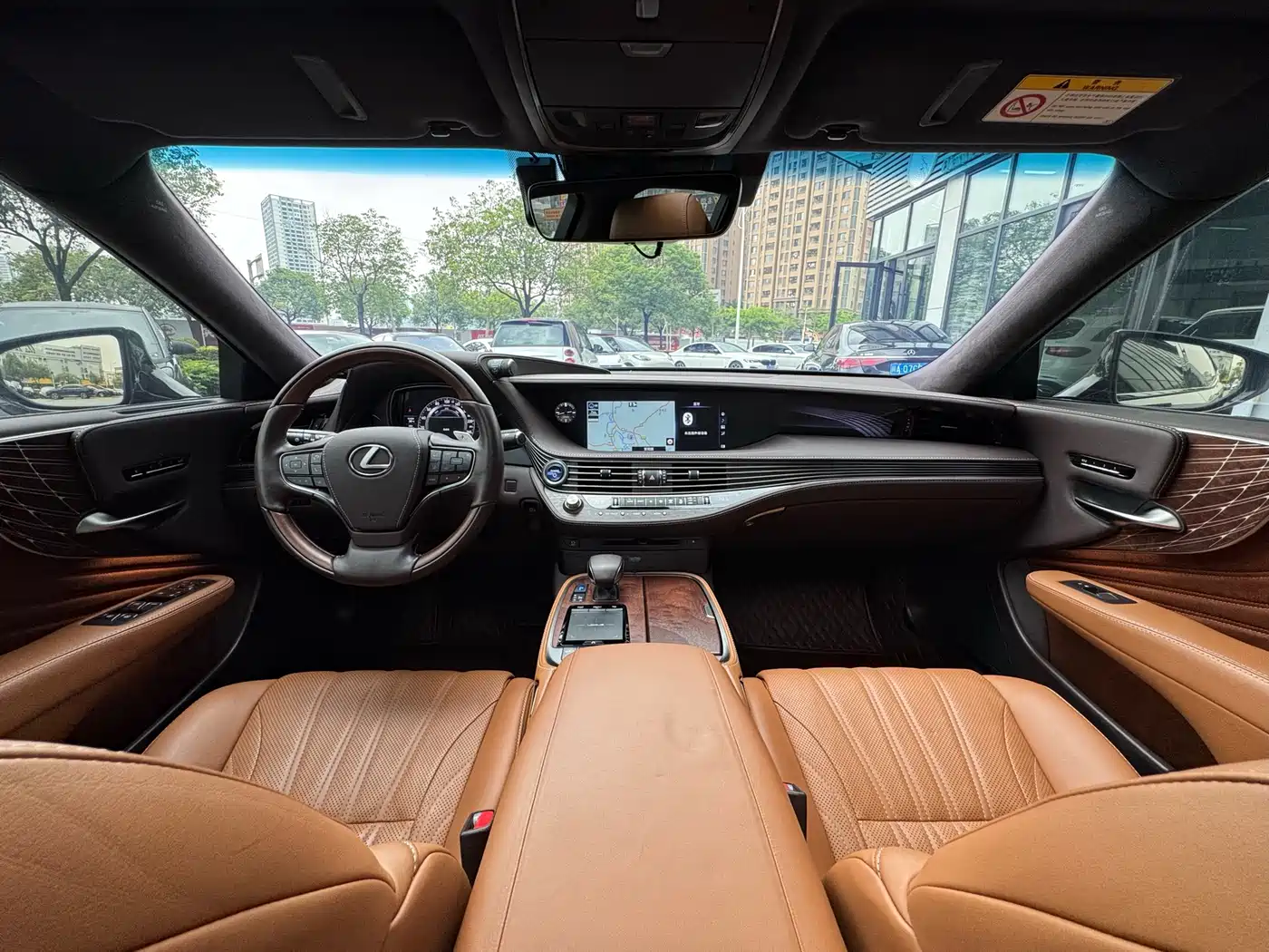 Lexus LS 2018 500h Executive Edition China V фото 13