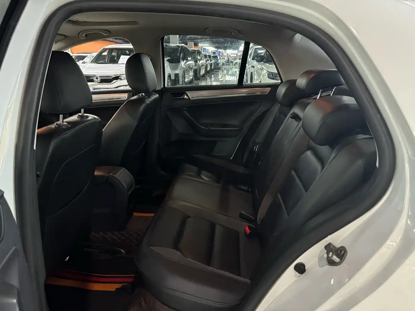 Volkswagen Bora 2015 Quality Edition 1.6L Automatic Comfort фото 5