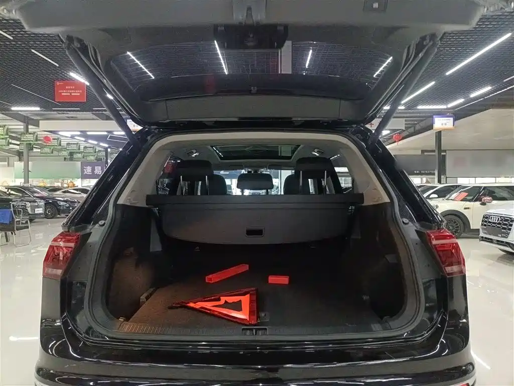 Volkswagen Tiguan L 2022 330TSI Auto 2WD R-Line Premium Edition фото 19