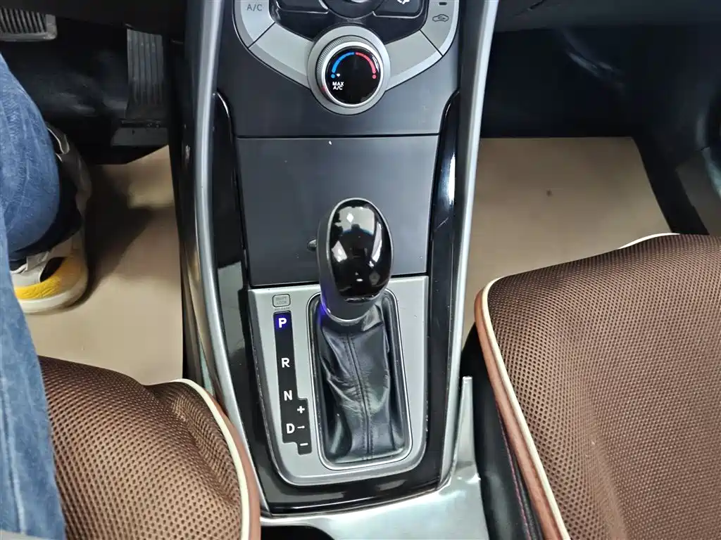 Hyundai Langdong 2015 1.6L Auto Premium фото 14