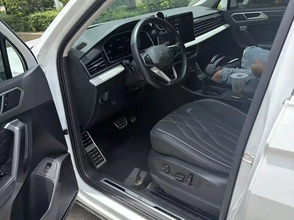 Volkswagen Tiguan L 2023 Facelift 330TSI Auto FWD R-Line Premium фото 6
