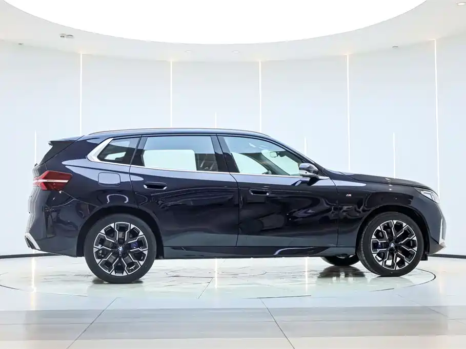 BMW X3 2025 xDrive30L Premium Model M Sport Black Package фото 4