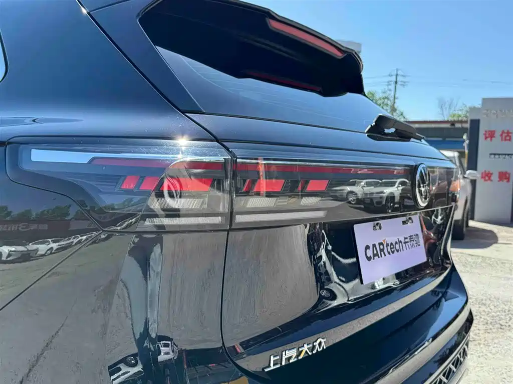Volkswagen Tiguan L 2024 PRO 330TSI FWD R-Line Intelligent Premium Edition фото 9