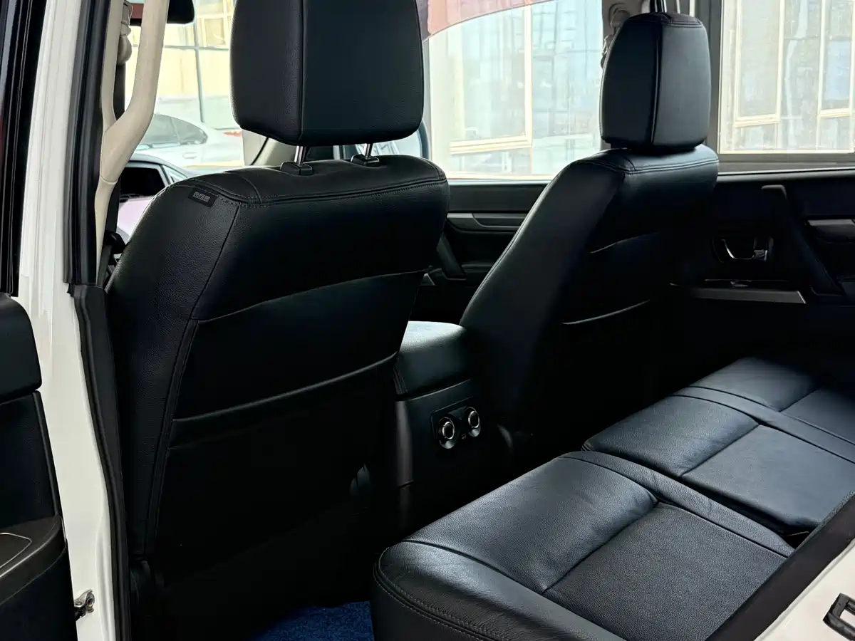 Mitsubishi Pajero (Import) 2020 3.0L Automatic Premium Edition фото 15