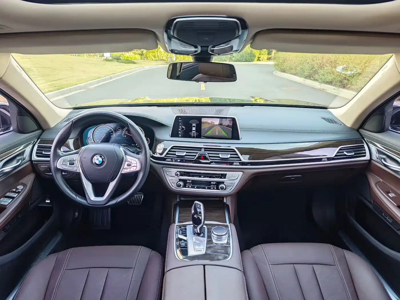 BMW 7 Series 2017 730Li Leading Edition фото 5