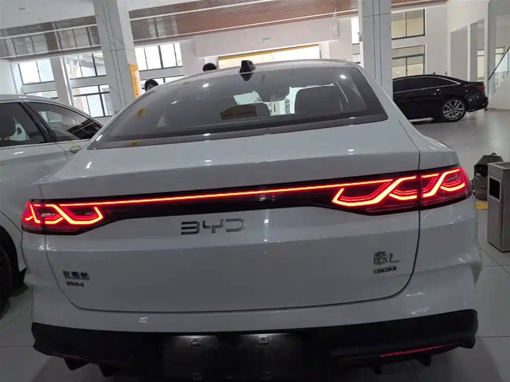 BYD Qin L 2025 DM-i Smart Drive Edition 120KM Surpassing фото 6