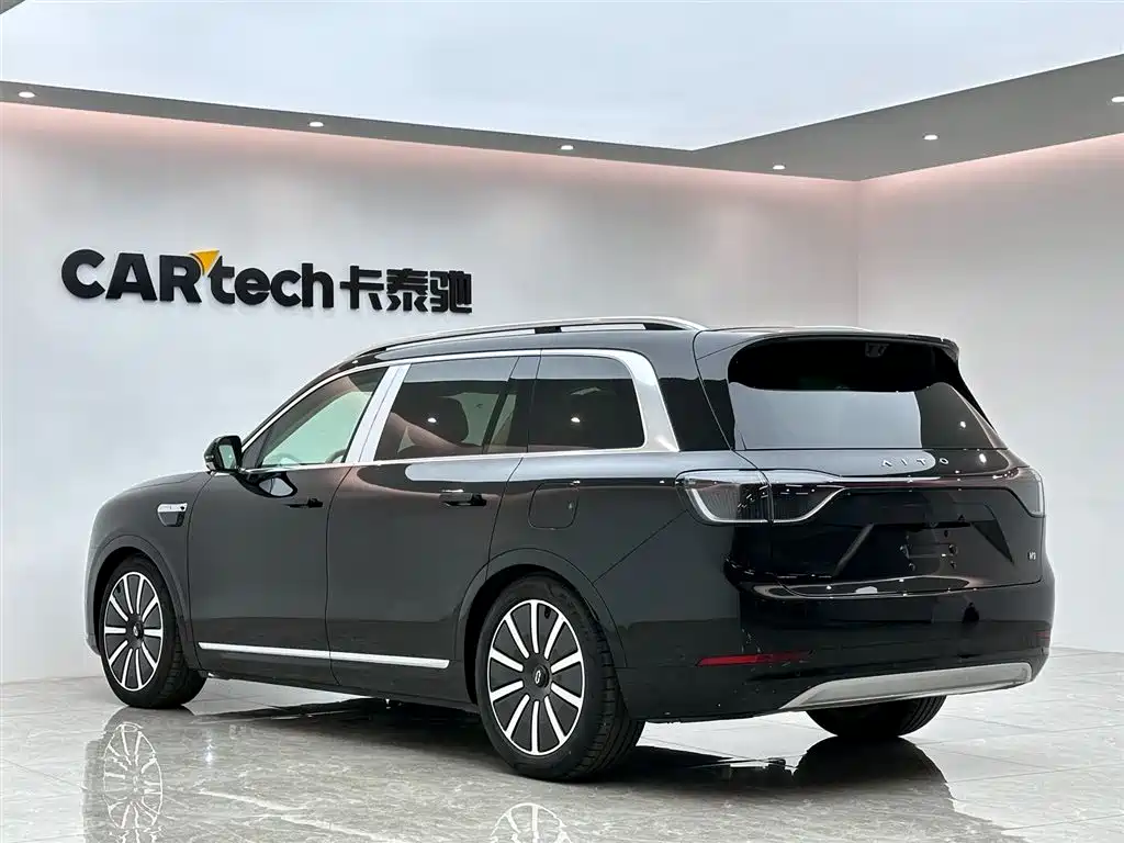AITO Wenjie AITO M9 2025 Extended Range Ultra 52kWh 6-Seater фото 3