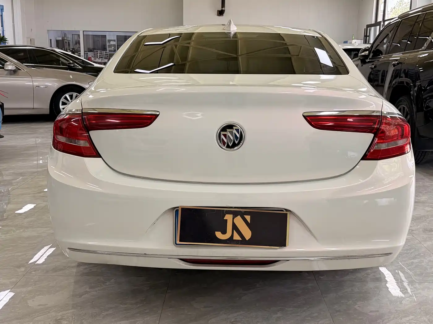 Buick LaCrosse 2016 Facelift 20T Leading фото 8
