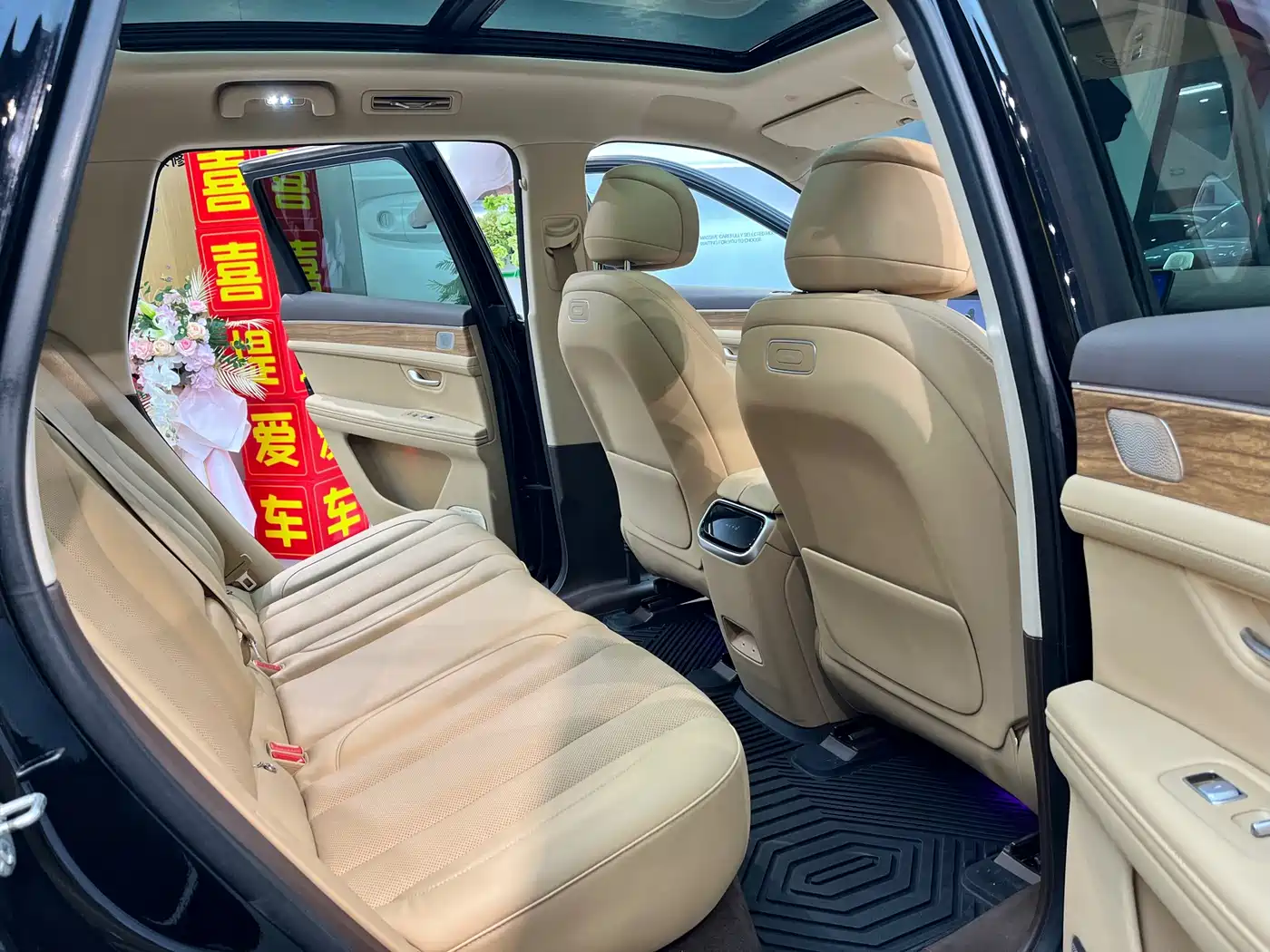 AITO Wenjie AITO M7 2024 1.5T AWD Plus 5-Seater фото 14