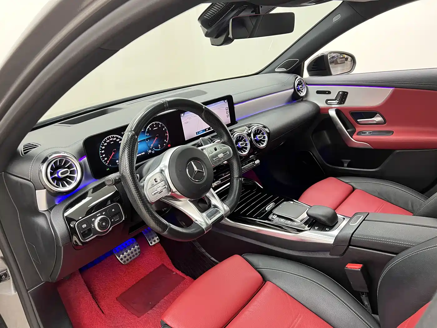 Mercedes-Benz A-Class AMG (Import) 2020 AMG A 35 4MATIC фото 14
