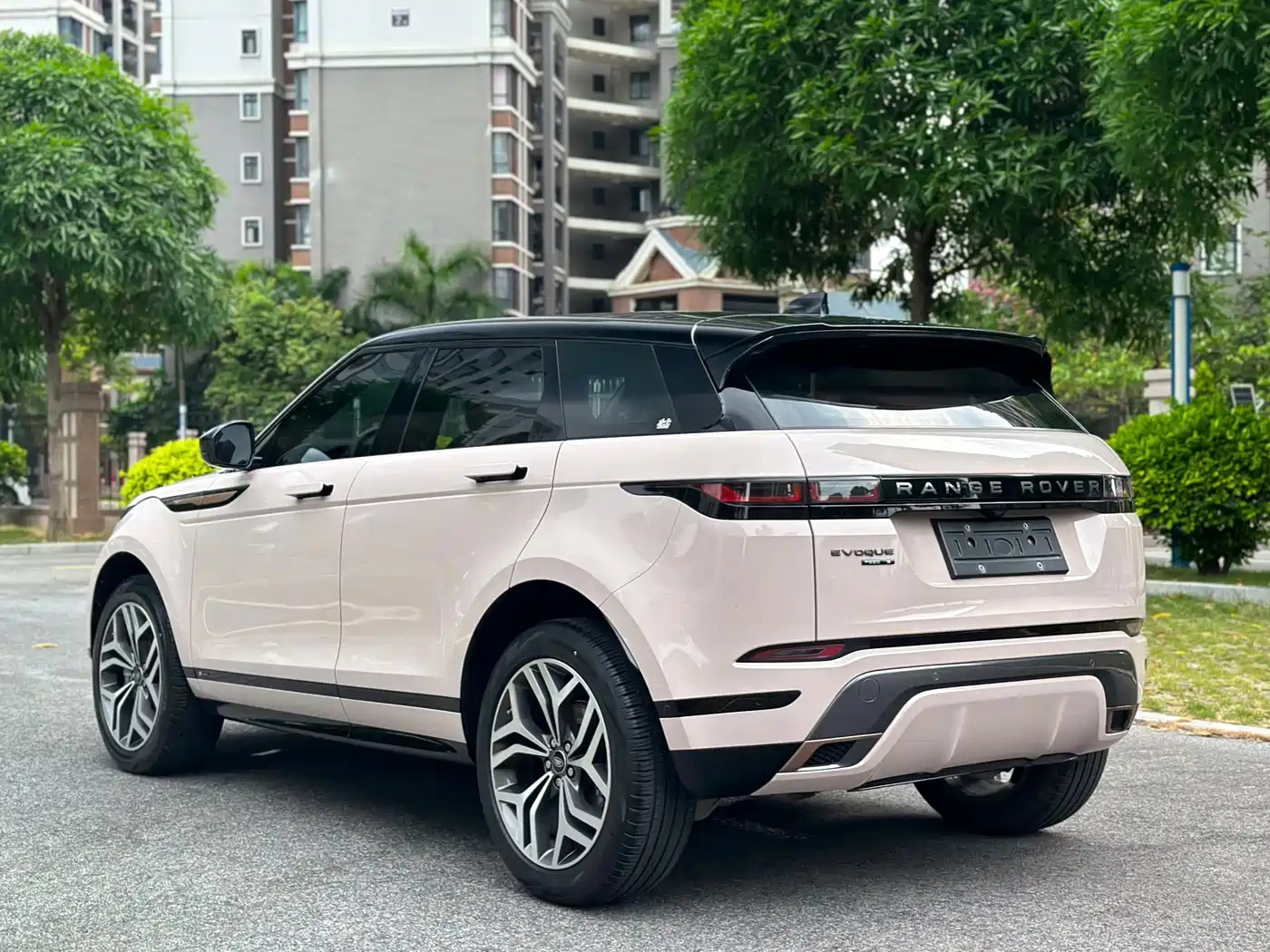 Land Rover Range Rover Evoque 2020 249PS R-DYNAMIC S Sport Edition фото 5