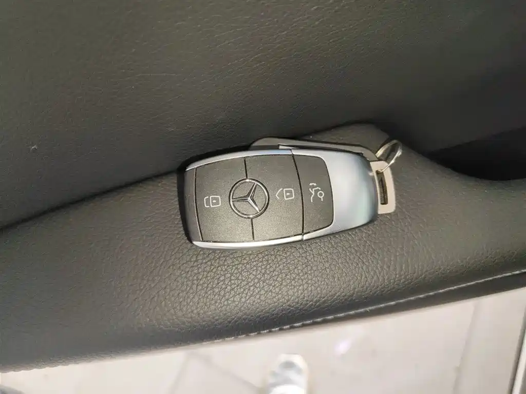 Mercedes-Benz GLC 2022 Model GLC 260 L 4MATIC Luxury Edition фото 17