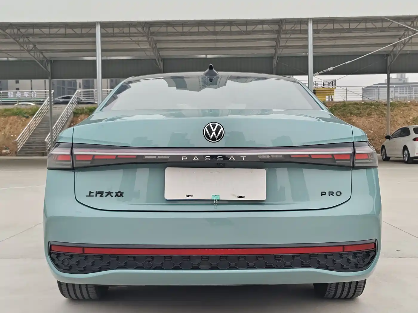 Volkswagen Passat 2025 Model Pro 380TSI Starlight Dragon Premium Edition фото 5
