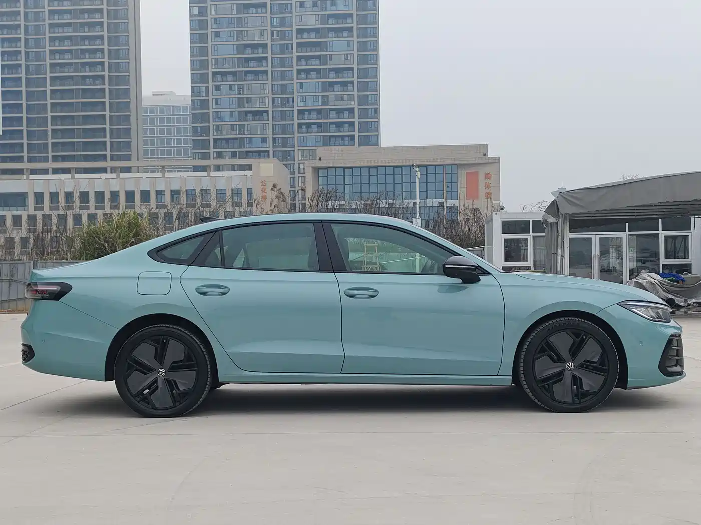 Volkswagen Passat 2025 Model Pro 380TSI Starlight Dragon Premium Edition фото 8