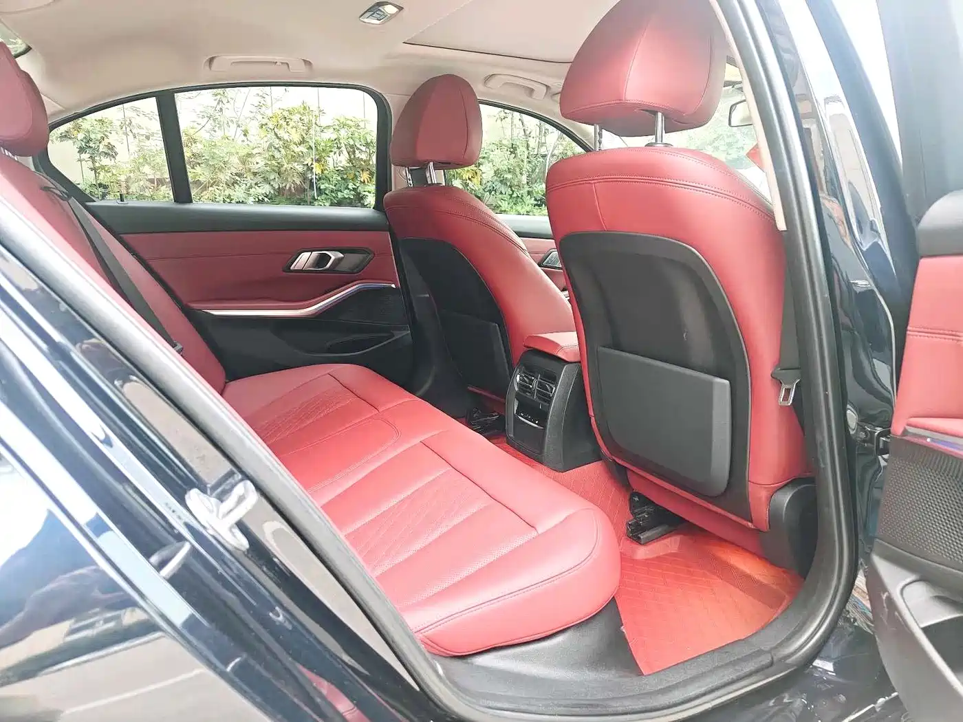 BMW 3 Series 2022 325i M Sport Shadow Edition фото 6
