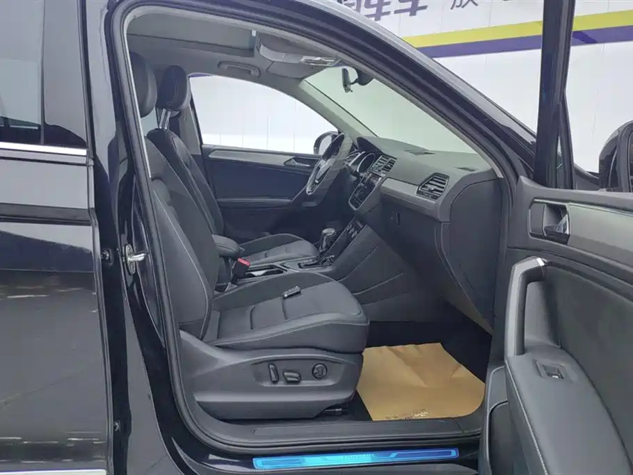 Volkswagen Tiguan L 2019 330TSI Automatic 2WD Panorama Comfort Edition China VI фото 8