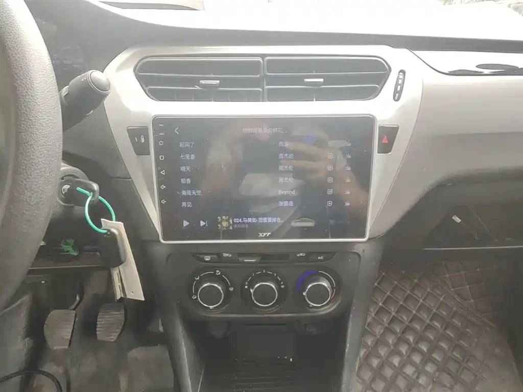 Peugeot 301 2018 1.6L Manual Comfort Edition фото 13