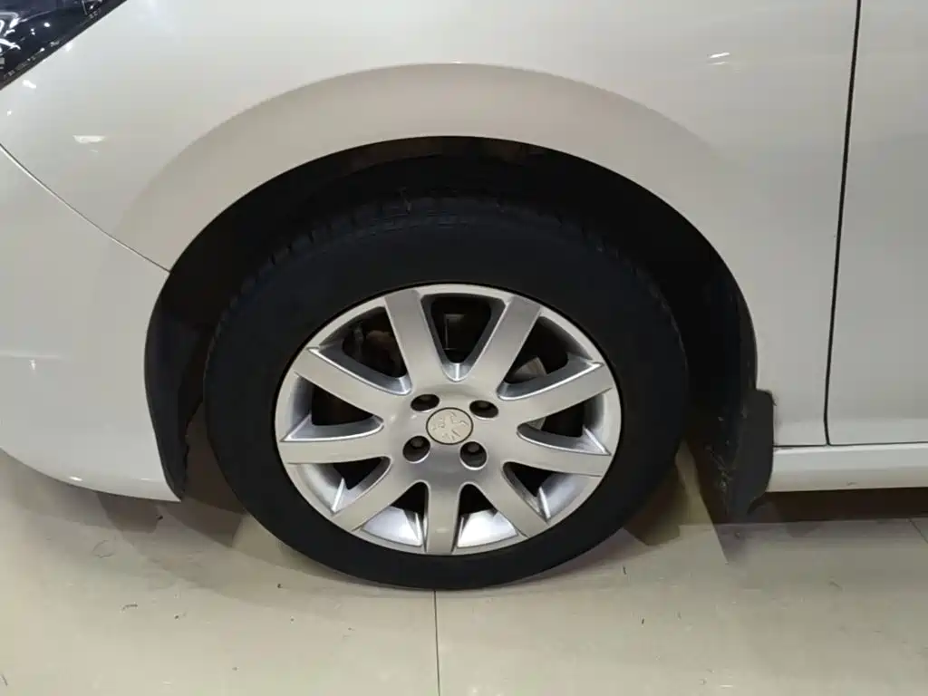 Peugeot 308 2017 2014 Model Joy Edition Classic 1.6L Manual Superior Style