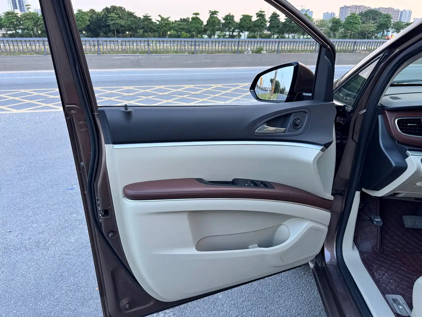 Buick GL8 2018 28T Luxury Model China VI фото 8