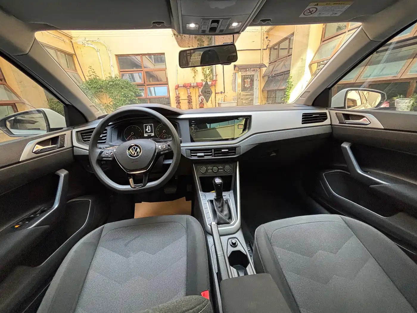 Volkswagen Polo 2021 Plus 1.5L Automatic Panorama Enjoyment Edition фото 6